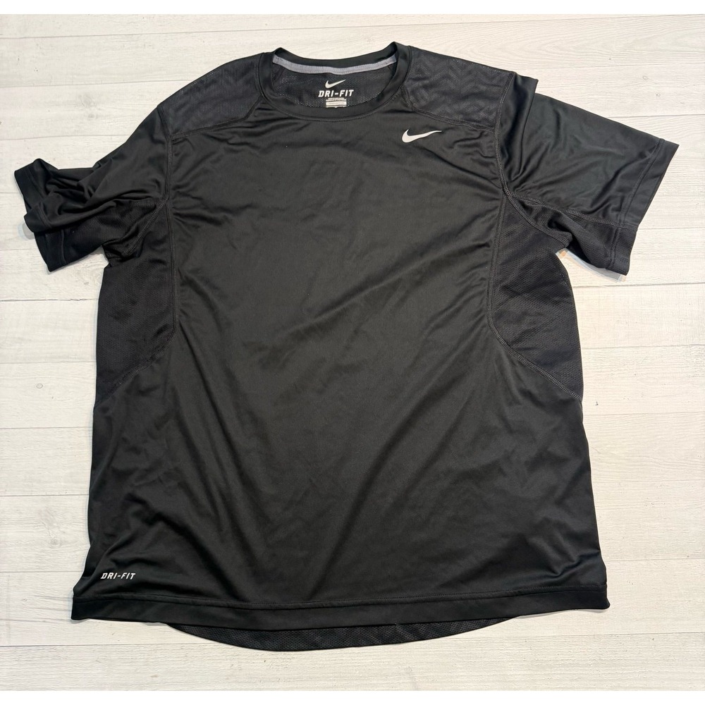 Nike men's drifit black short sleeve athletic shirt XL
